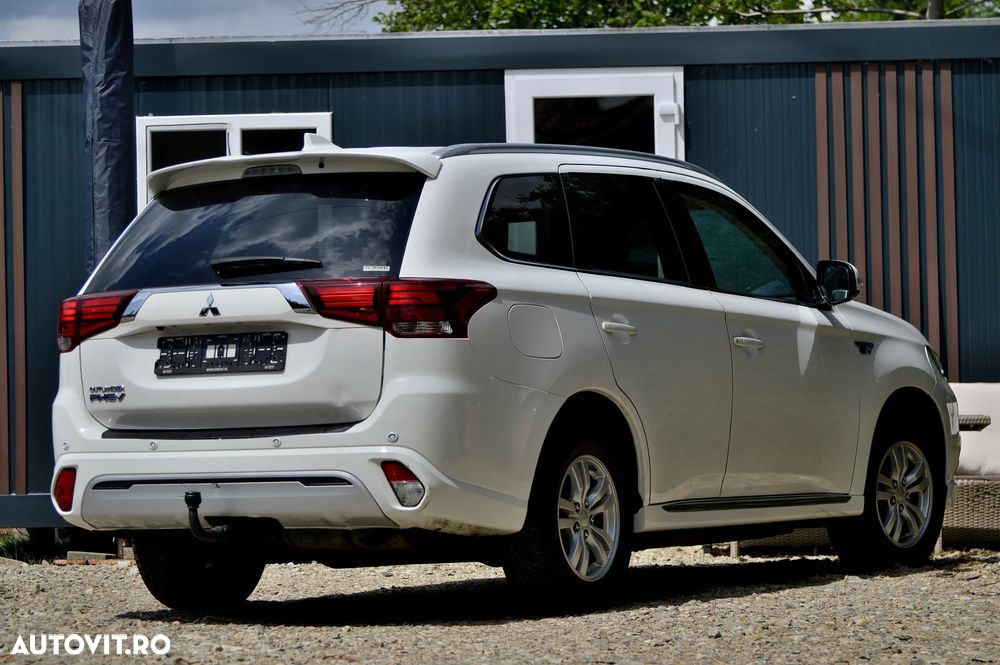 Mitsubishi Outlander 2.4 4WD - 3