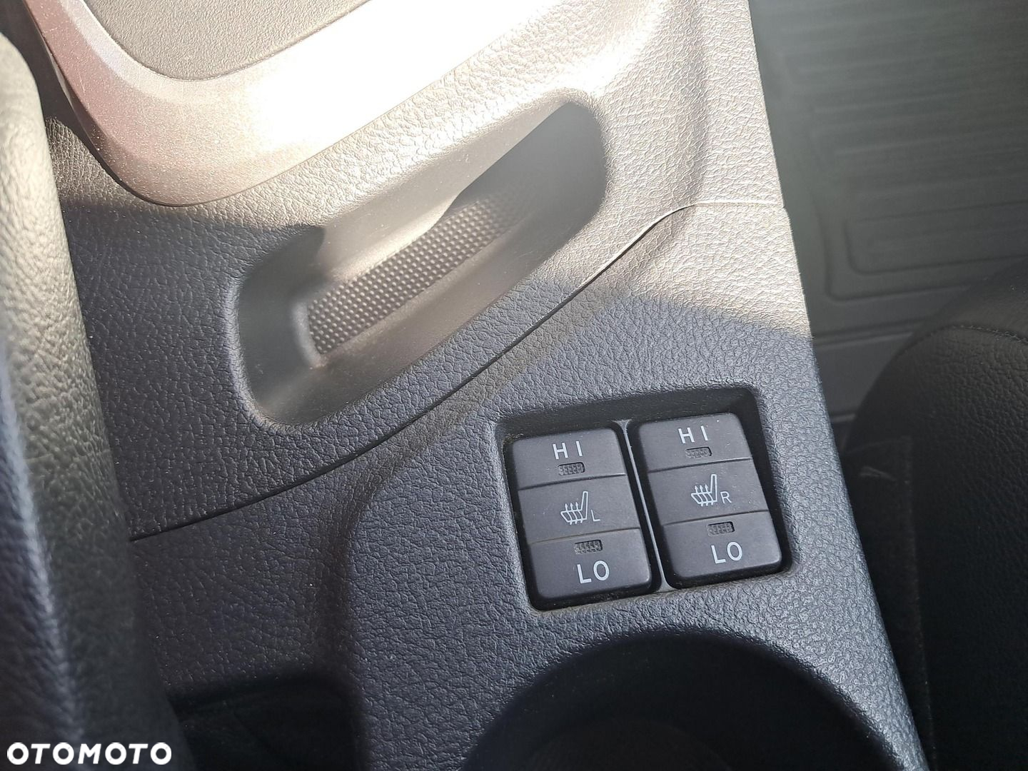 Toyota Auris Hybrid 135 Prestige - 23