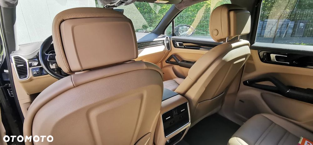 Porsche Cayenne S - 9