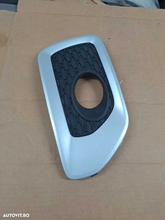 Grila stanga bara fata plus ornament Volvo XC70 originale