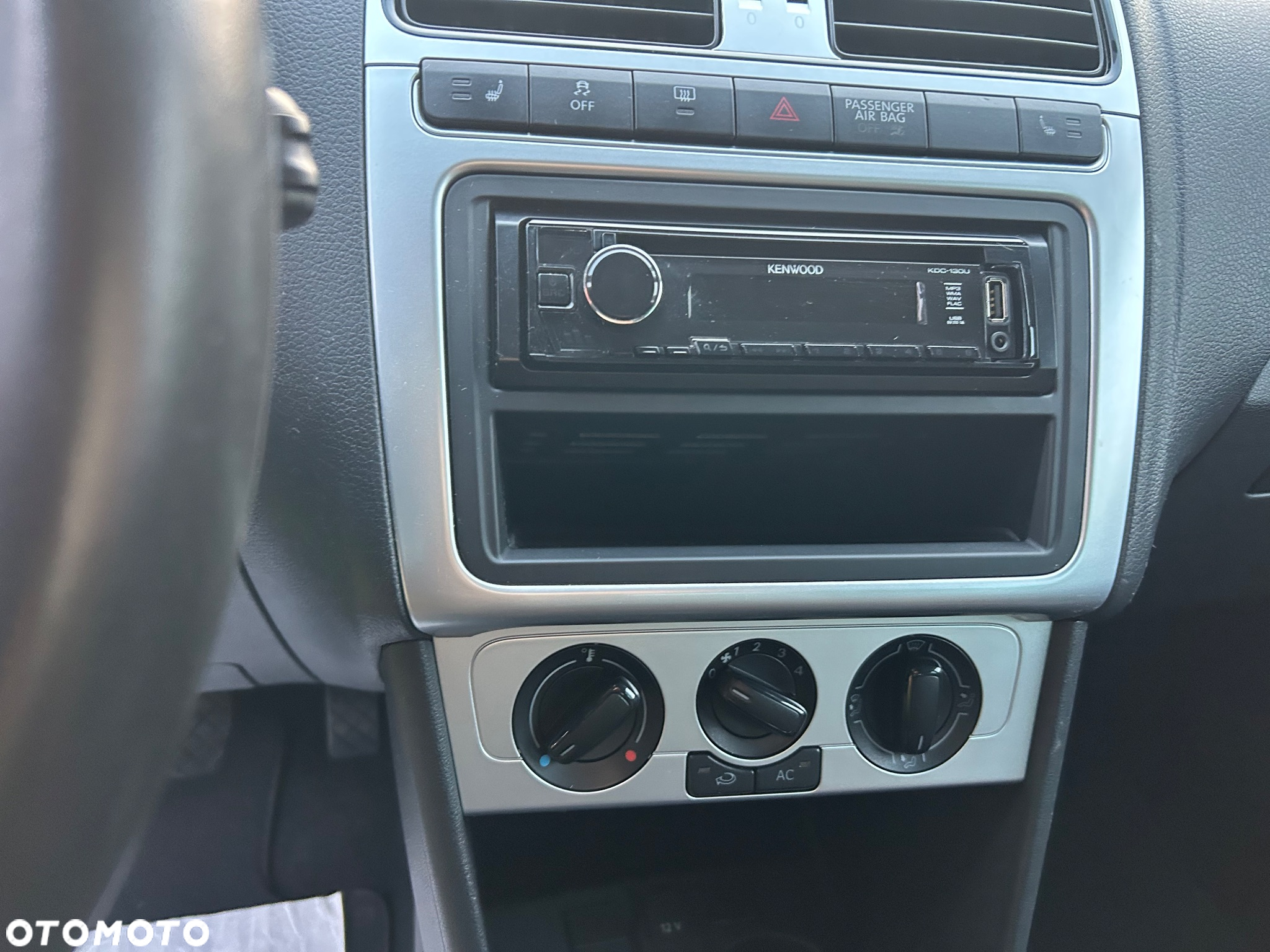Volkswagen Polo 1.2 MATCH - 11