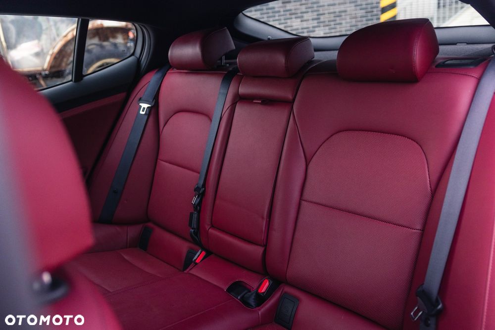 Kia Stinger 3.3 T-GDI V6 GT AWD - 22