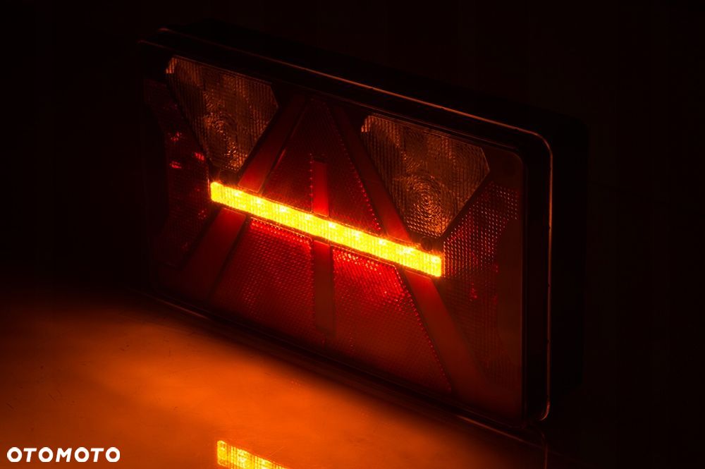 LAMPA ZESPOLONA PRAWA LED - 4