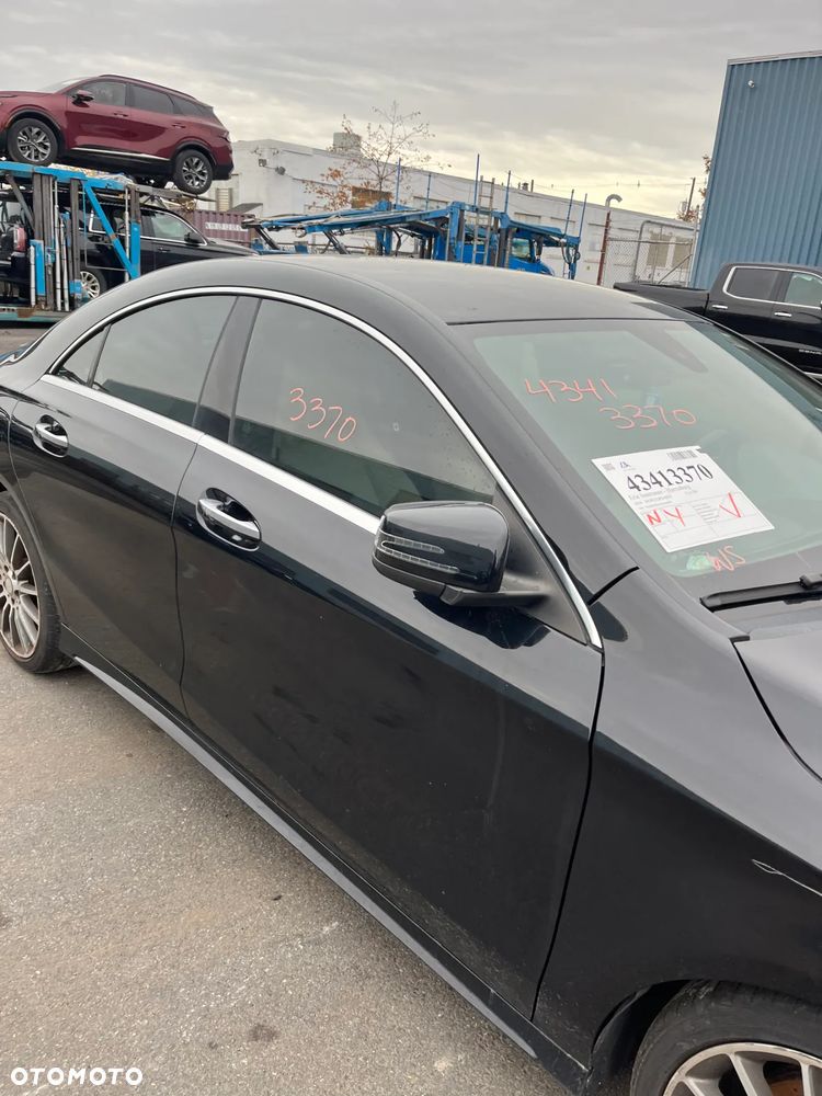 Mercedes-Benz CLA 250 4-Matic AMG Line - 11