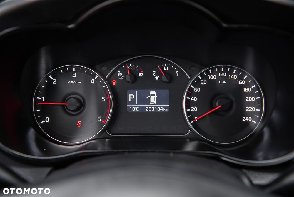Kia Carens 1.7 CRDi L DCT - 18