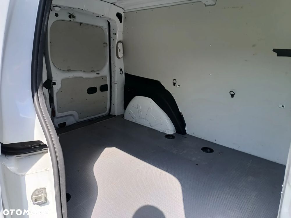 Renault Kangoo wersja MAXI LONG 1.5 diesel 90kM 2016 rok WEBASTO, NIEWIELKI PRZEBIEG-160tyś. SPRAWNY 100% ZAREJESTROWANY!!! - 26