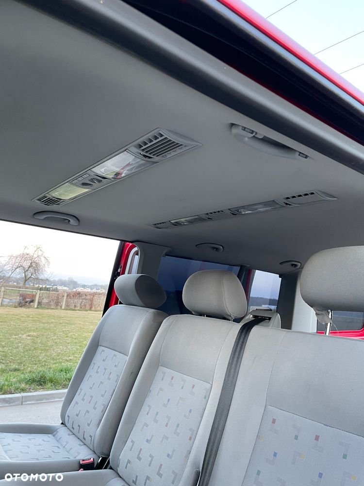 Volkswagen Caravelle - 7
