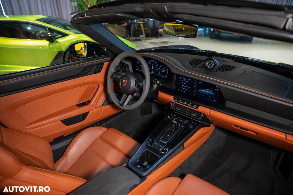 Porsche 911 Targa 4 GTS PDK - 25