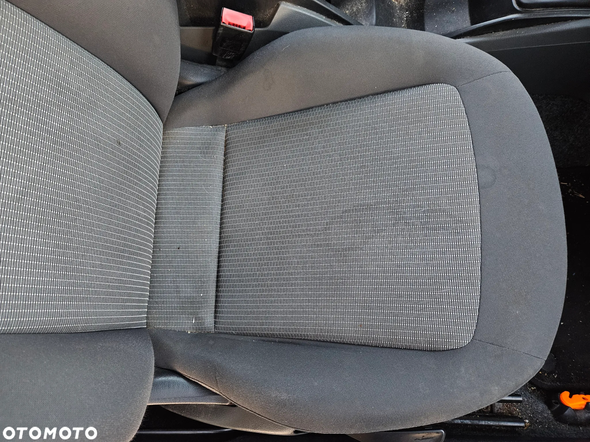 Seat Ibiza 6J IV 4 fotel przód przedni prawy 3D - 2