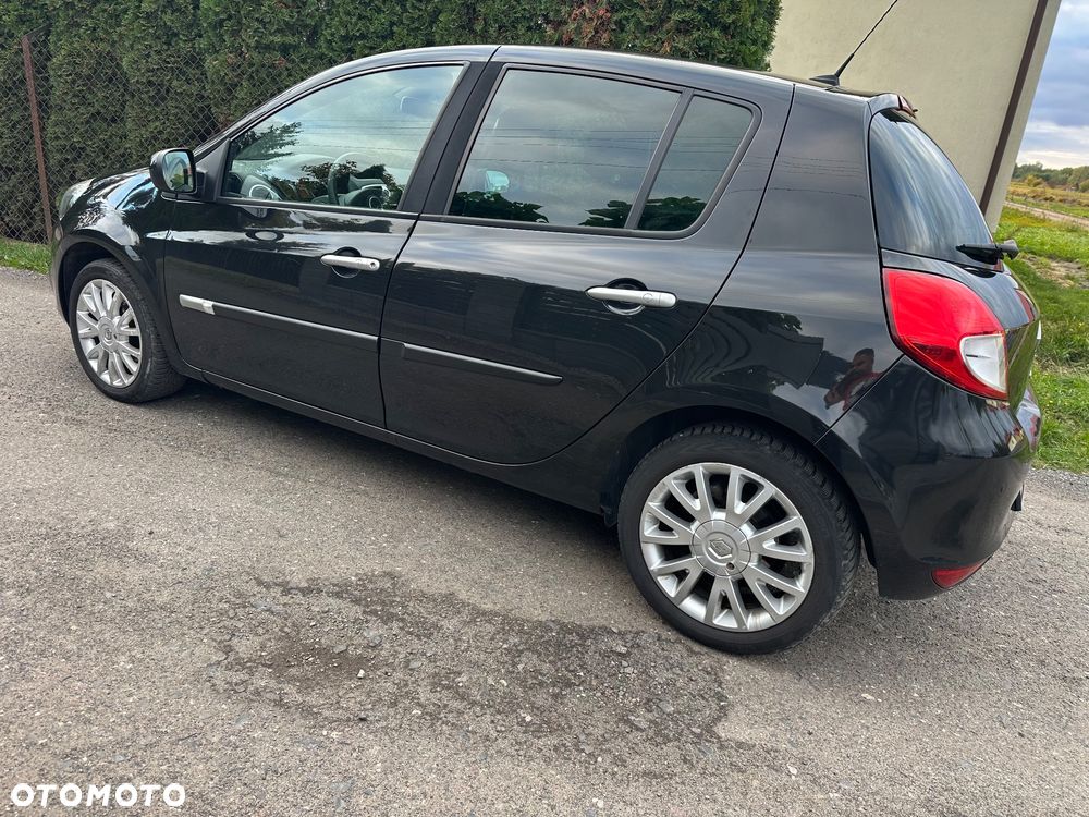 Renault Clio 2009 photo 2