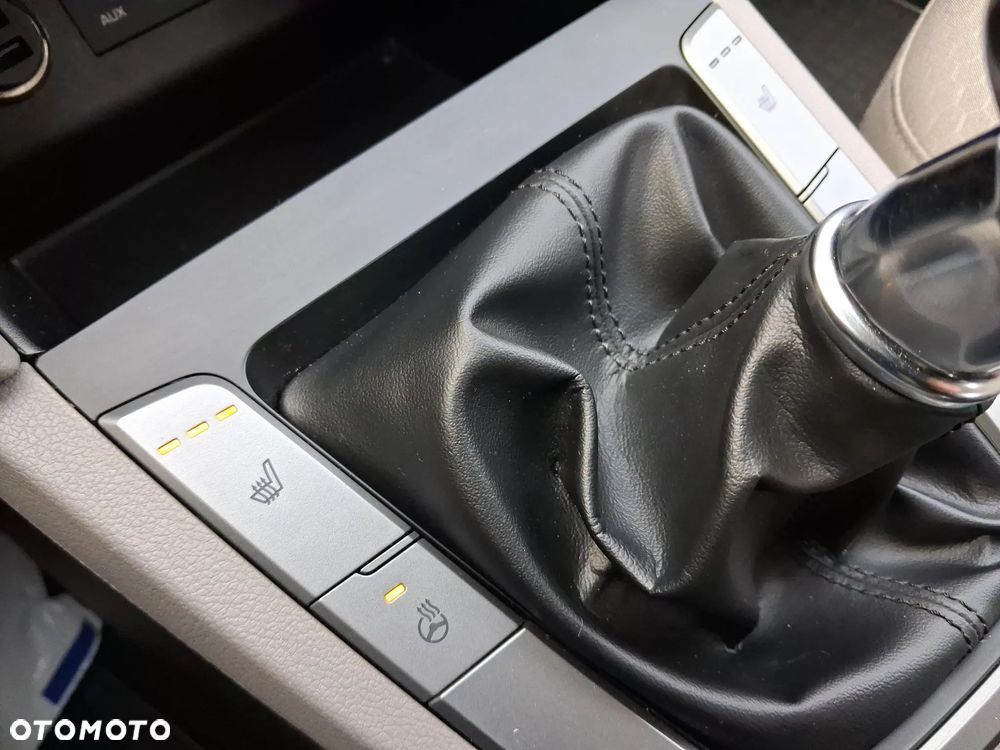 Hyundai Elantra 1.6 Comfort - 20