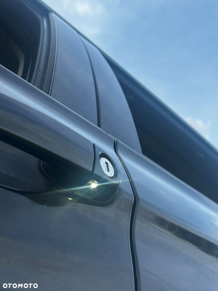 BMW Seria 3 320d xDrive - 13