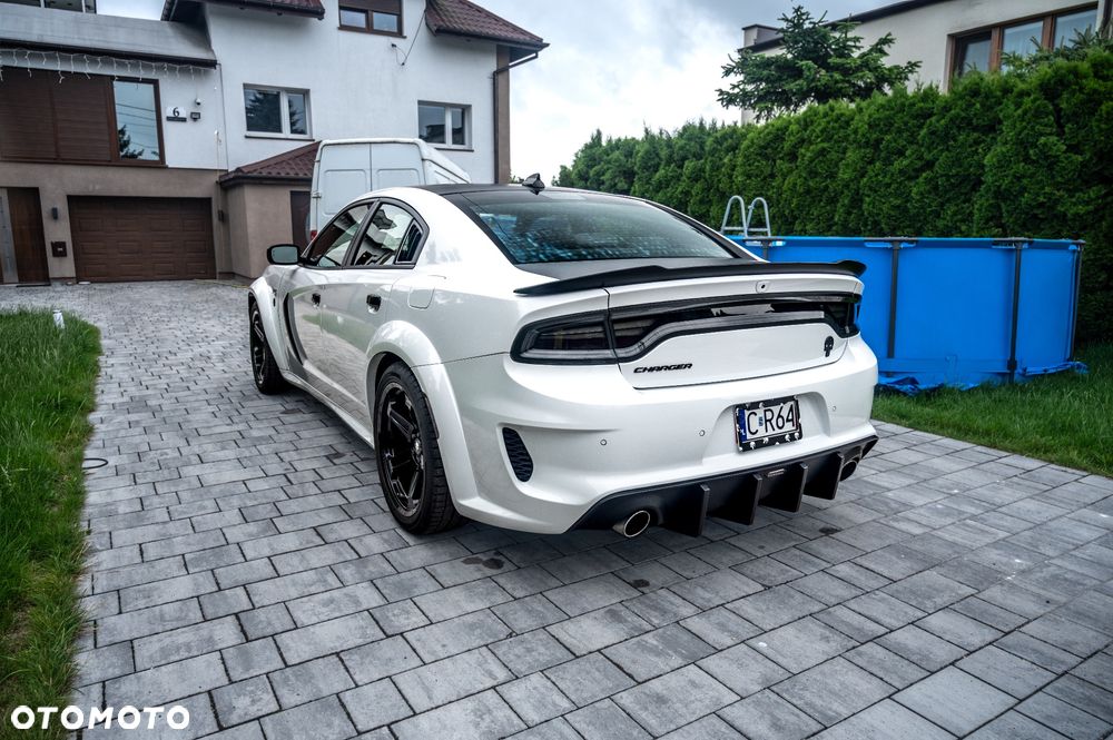 Dodge Charger 6.4 Scat Pack Widebody - 8