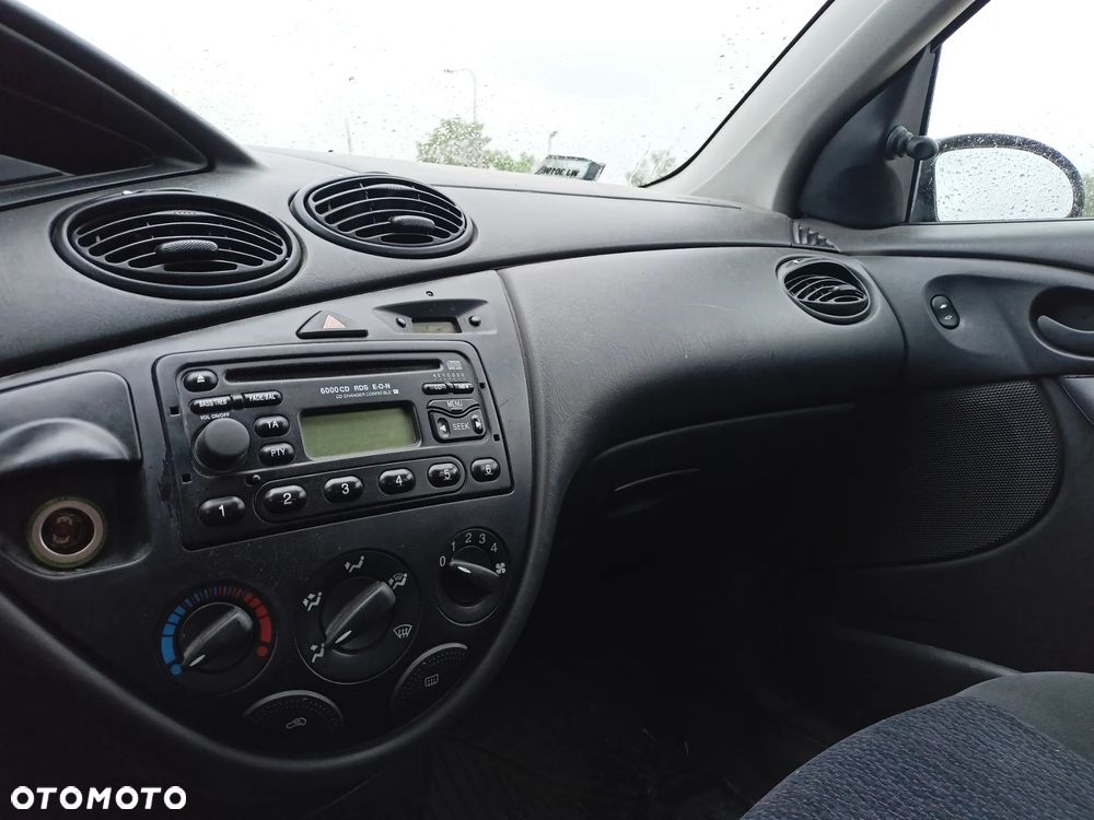 Ford Focus - 11