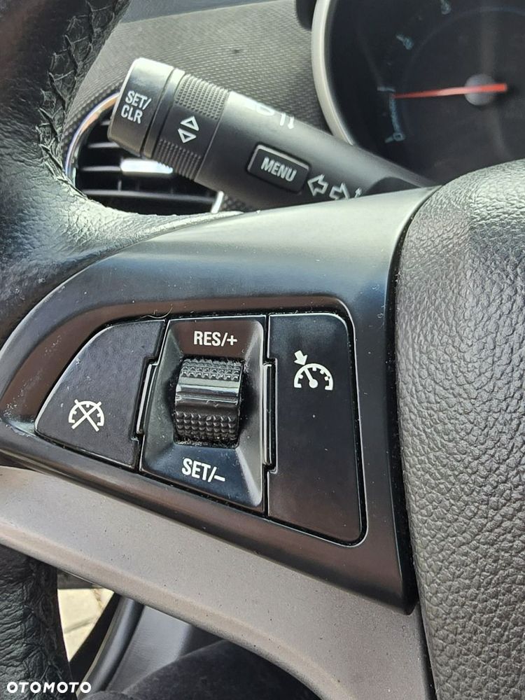 Chevrolet Cruze - 29