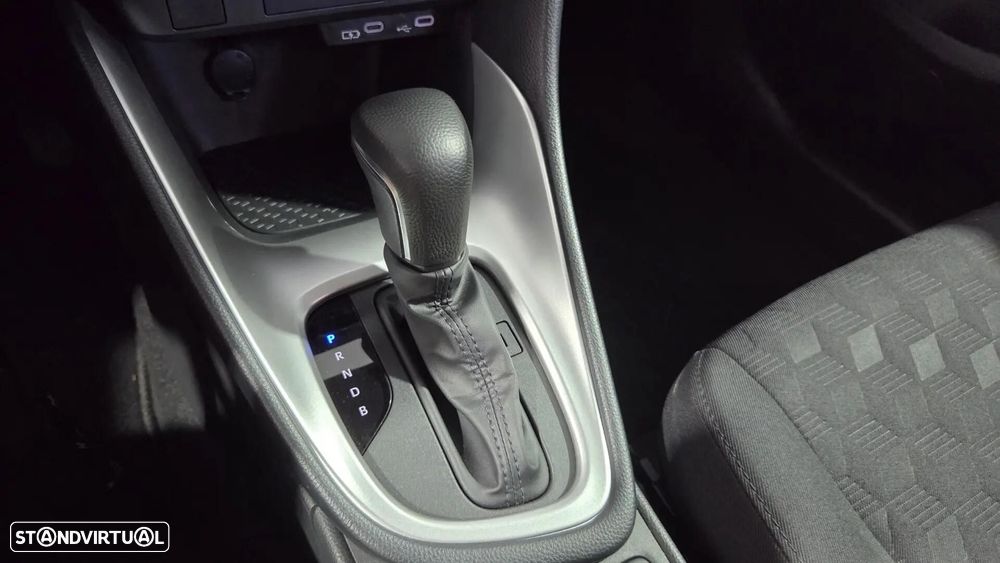 Toyota Yaris 1.5 HDF Comfort Plus - 30