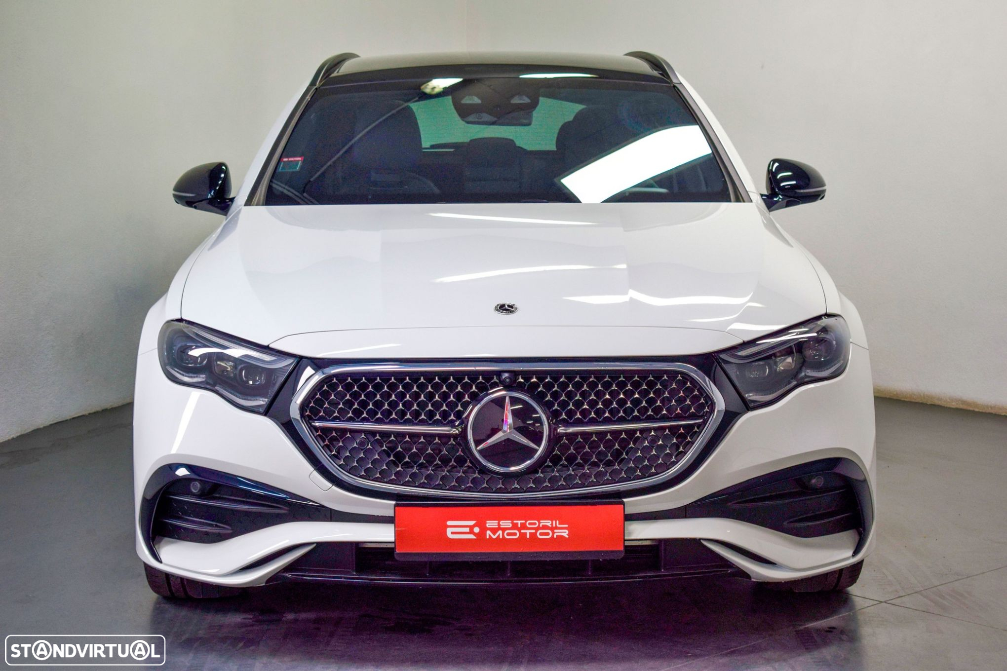 Mercedes-Benz E 300 e AMG Line - 2