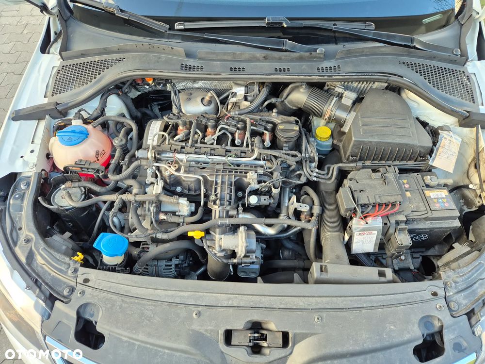 Skoda RAPID 1.6 TDI DPF Ambition Max - 8