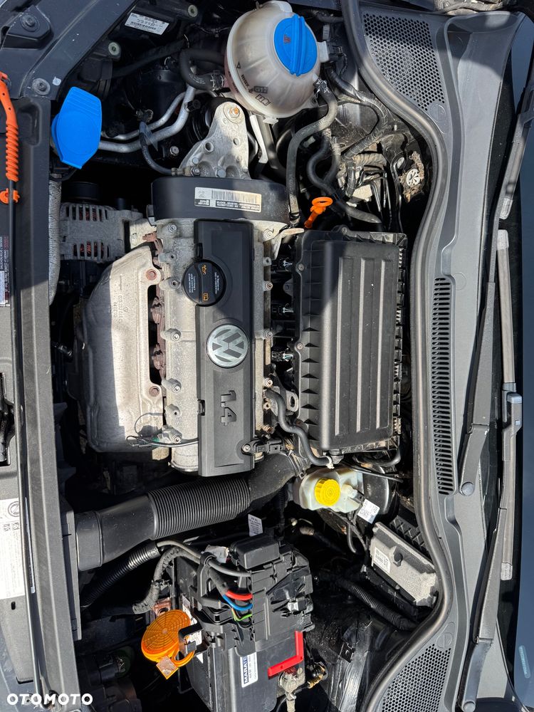 Volkswagen Polo 1.4 FSI Highline - 25