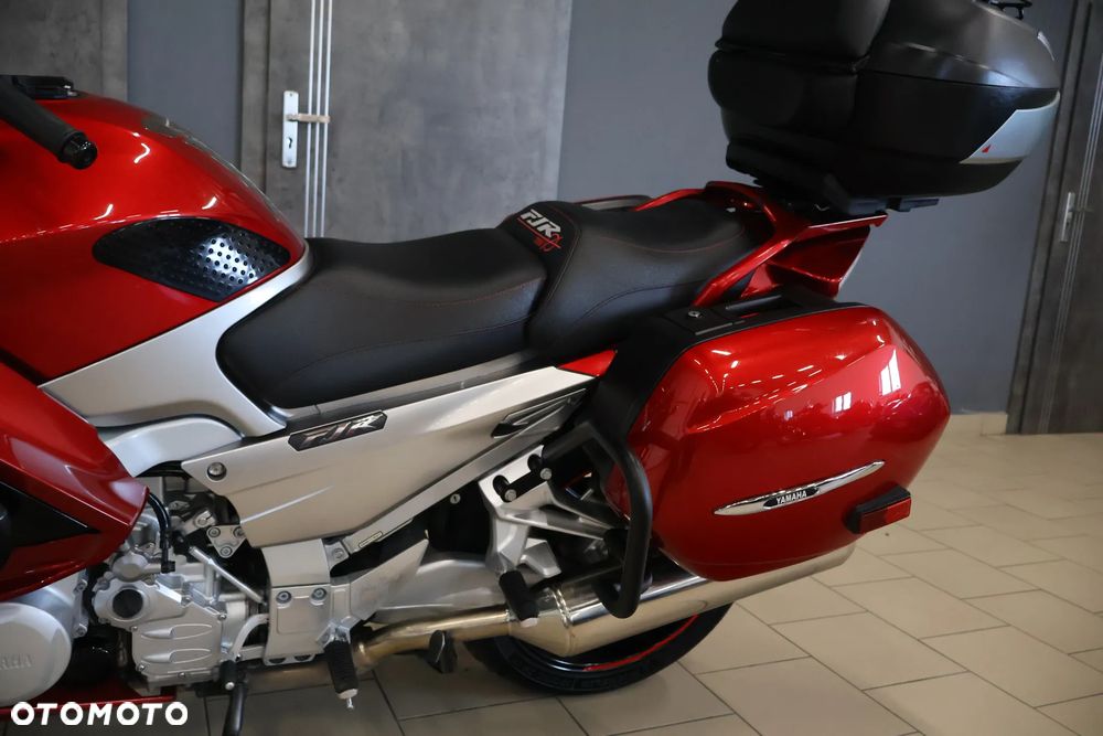 Yamaha FJR - 27