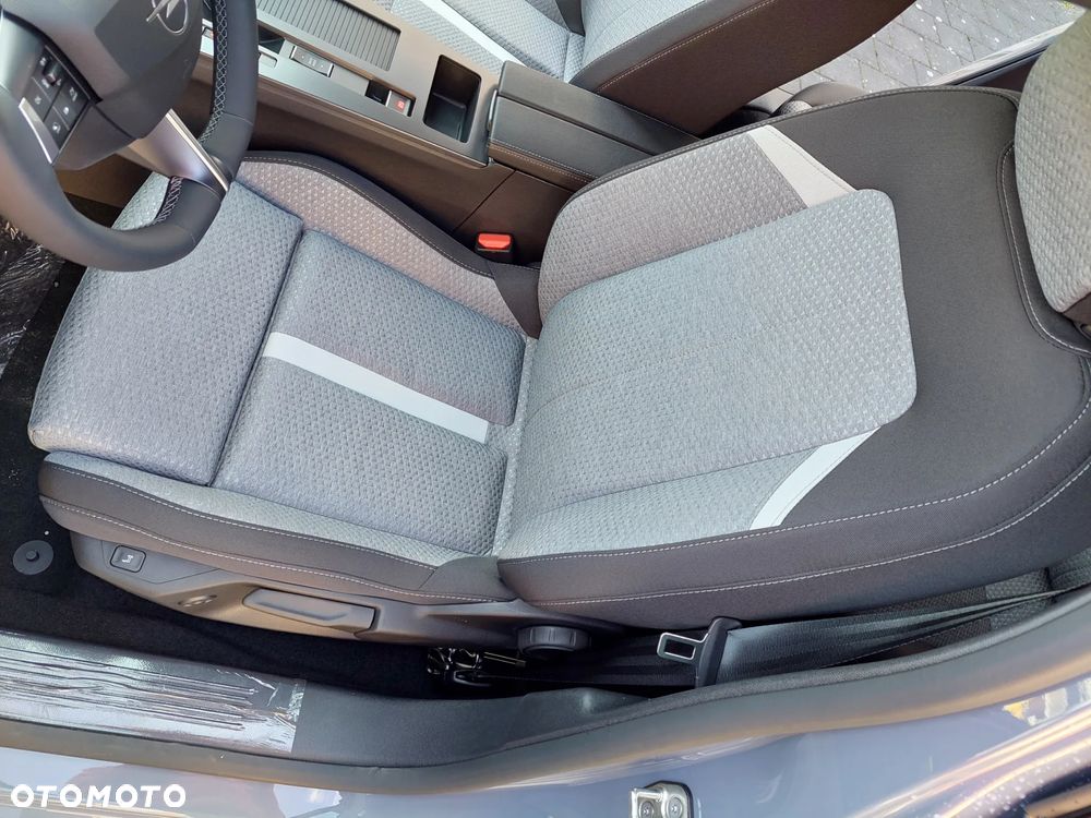 Opel Astra 1.2 T Business Edition S&S - 29