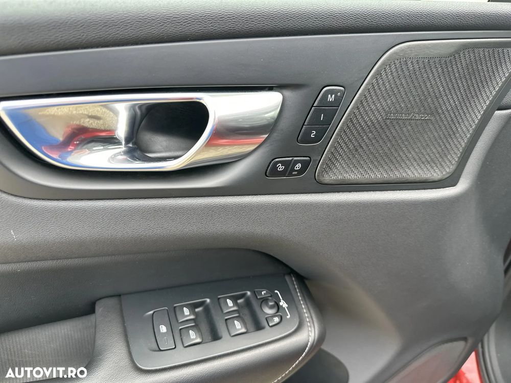 Volvo XC 60 T6 AWD Recharge Geartronic RDesign - 14