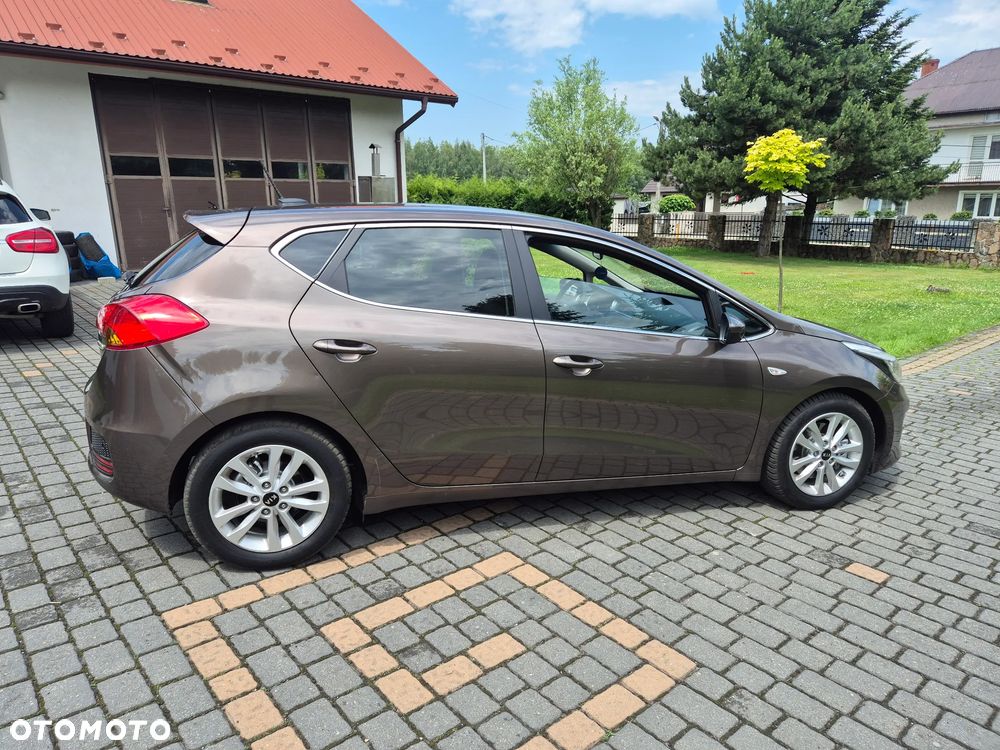 Kia Ceed 1.4 CVVT Dream-Team Edition - 11