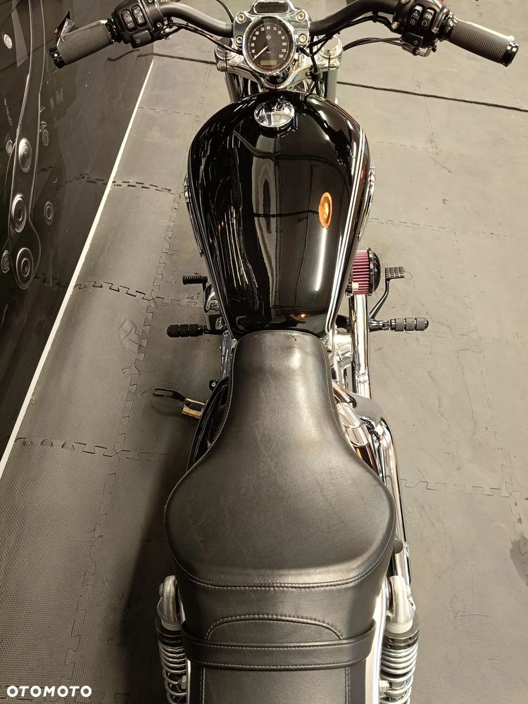 Harley-Davidson Sportster Custom 1200C - 13