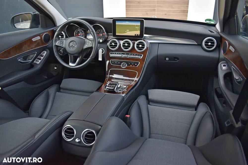 Mercedes-Benz C - 7