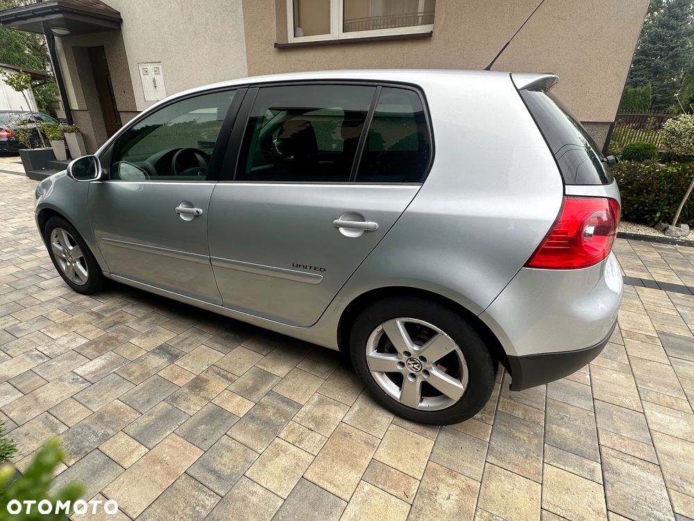 Volkswagen Golf - 5