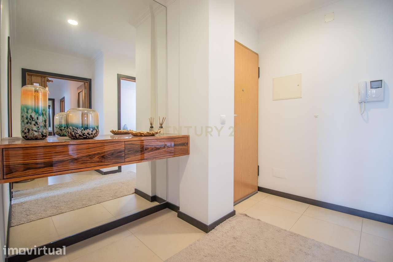 T3 com Suite,  elevador e Garagem Box - Grande imagem: 5/38