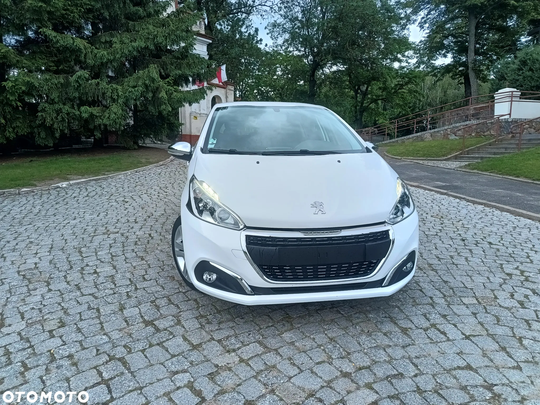 Peugeot 208 e-HDi 92 Stop&Start Style - 6