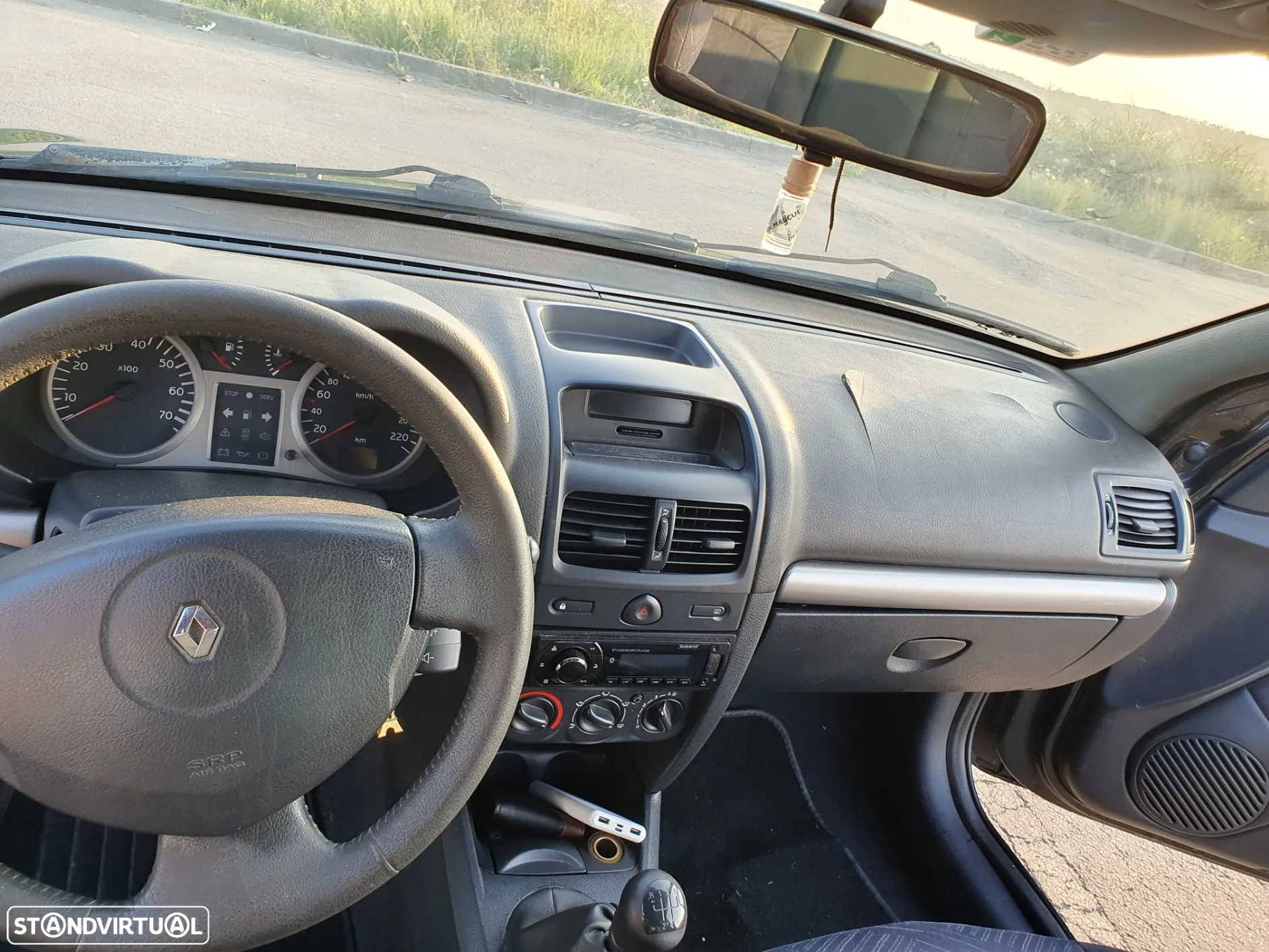 Renault Clio 1.2 16V Expression QuickS - 6