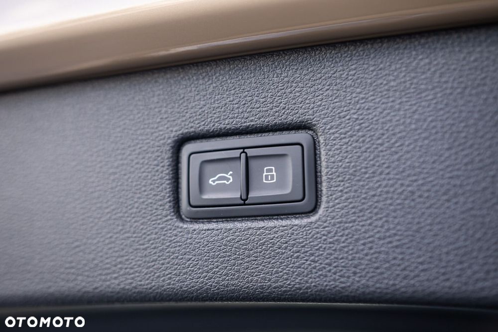 Audi Q7 60 TFSI e PHEV Quattro S Line Tiptr - 13