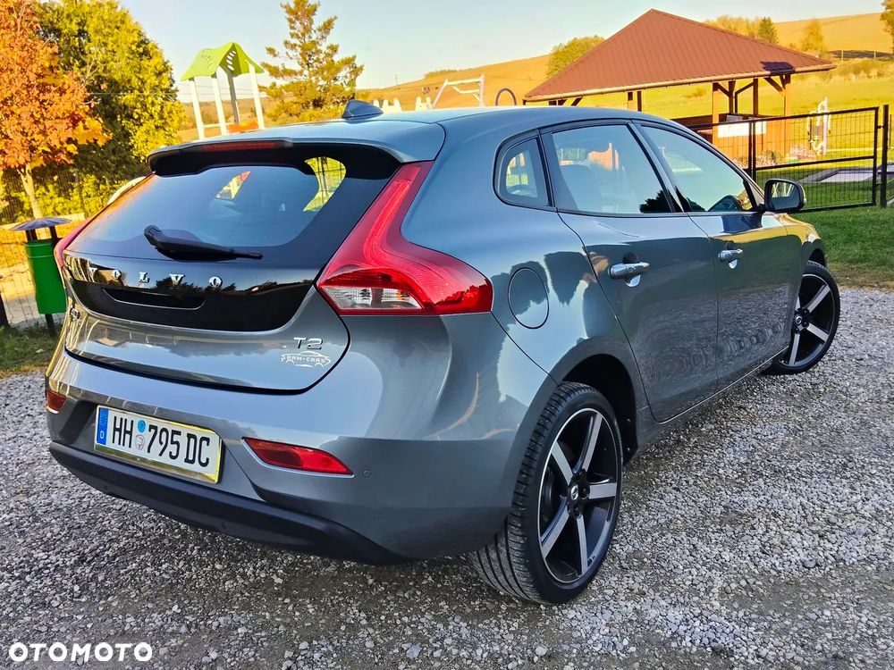 Volvo V40 T2 Momentum - 10