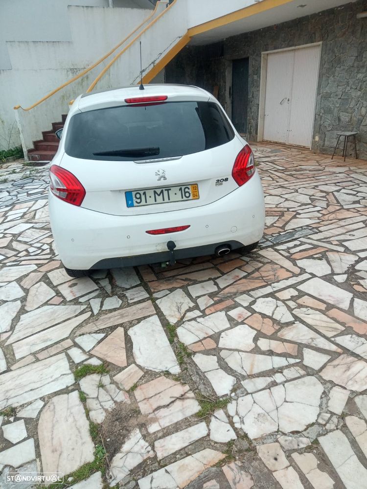 Peugeot 208 1.6 e-HDi Allure - 11
