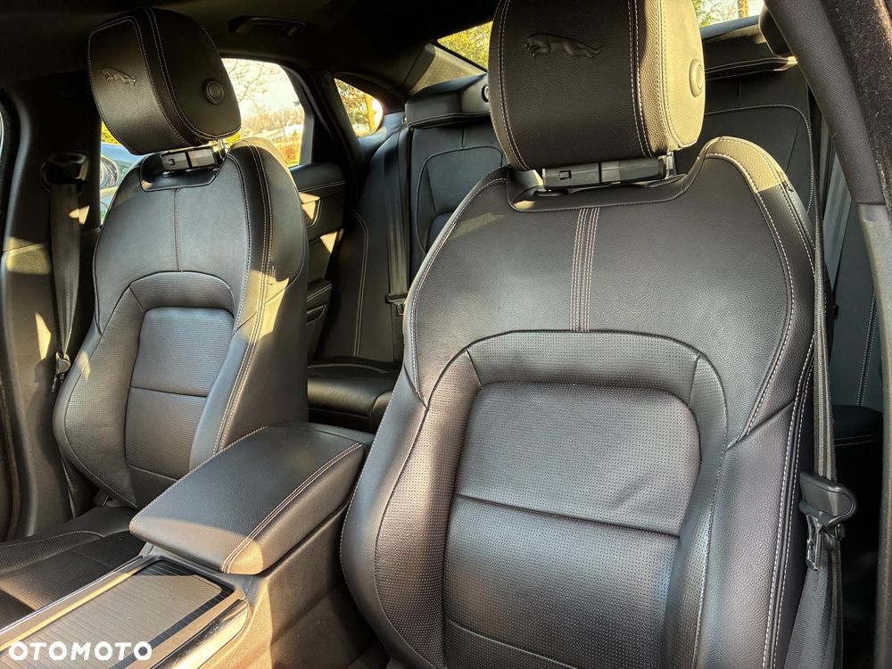 Jaguar XF P300 AWD R-Dynamic SE - 13