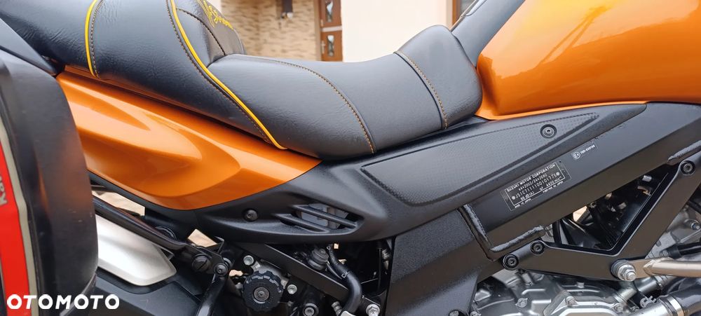 Suzuki V-STROM - 24