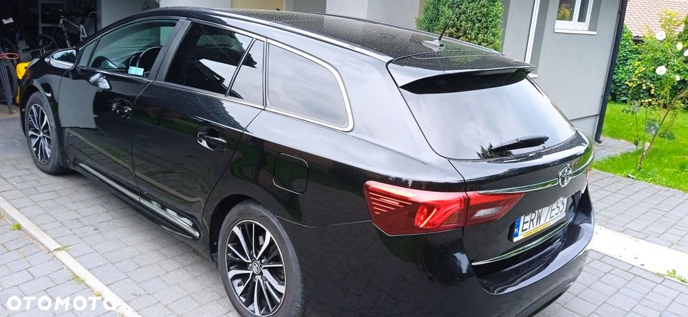 Toyota Avensis 2.0 Premium MS - 9