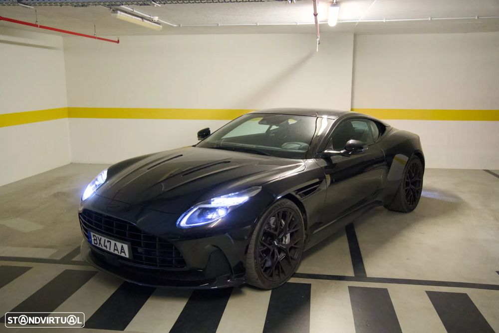 Aston Martin DB12 Coupé V8 - 12