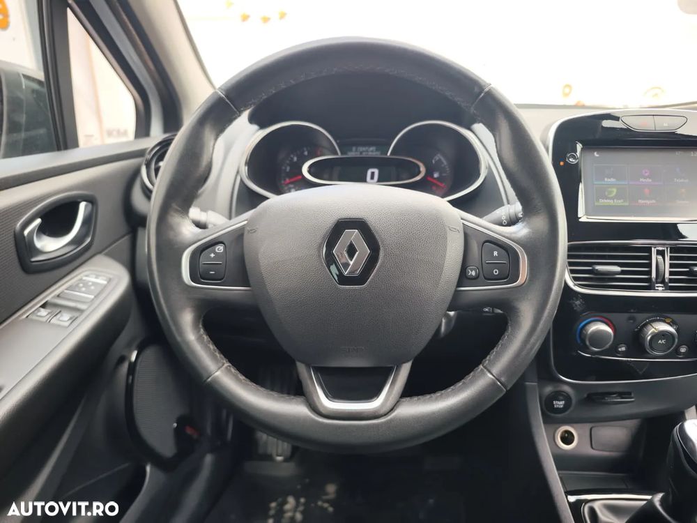 Renault Clio - 22