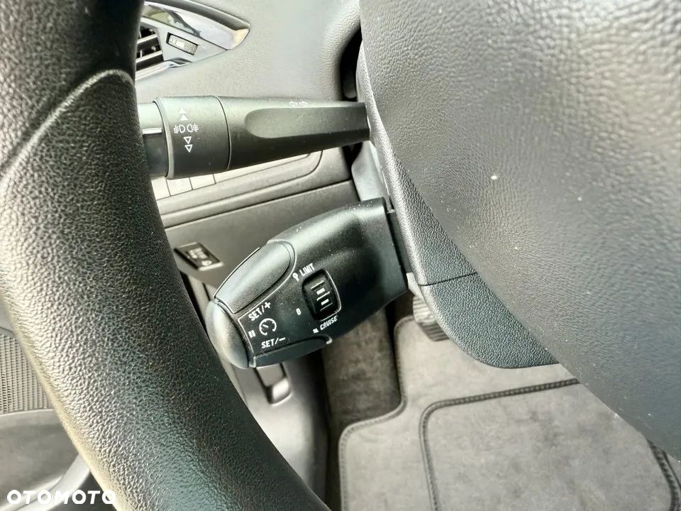 Peugeot 208 1.2 PureTech Allure - 22