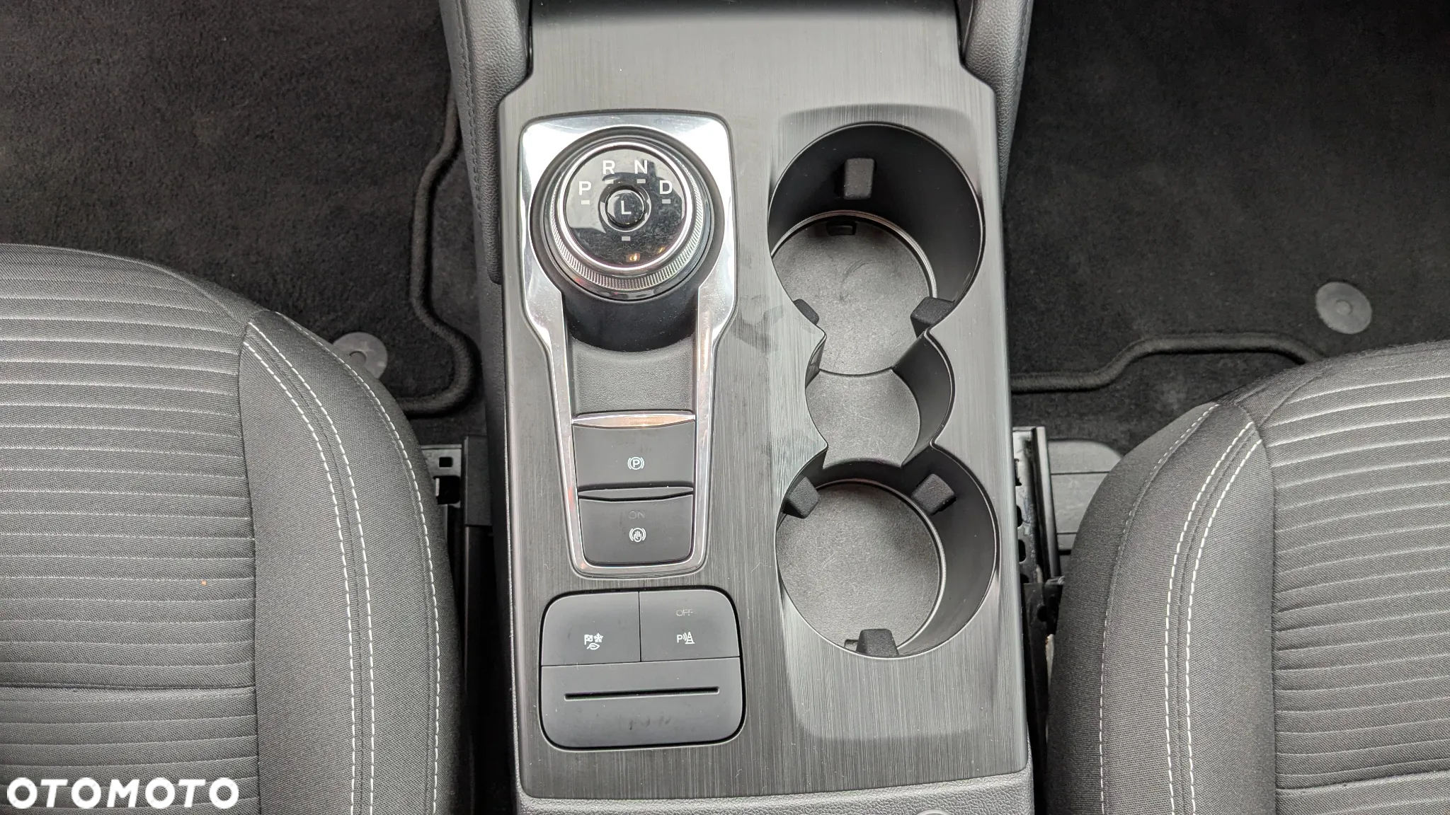 Ford Kuga 2.5 FHEV FWD Titanium - 18
