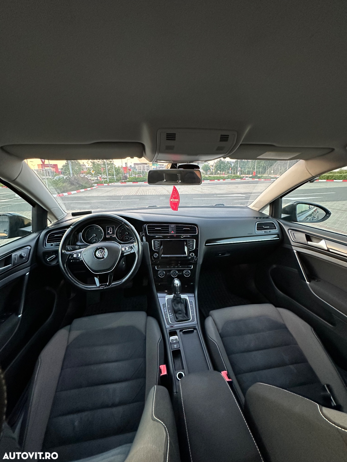 Volkswagen Golf 1.6 TDI DPF BMT DSG Trendline - 9