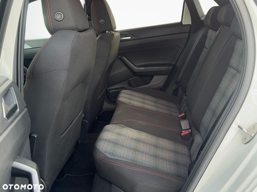 Volkswagen Polo - 11