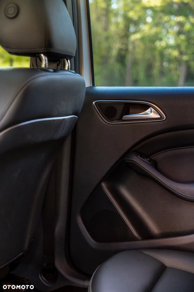 Mercedes-Benz Klasa B 250 4Matic 7G-DCT Urban - 20