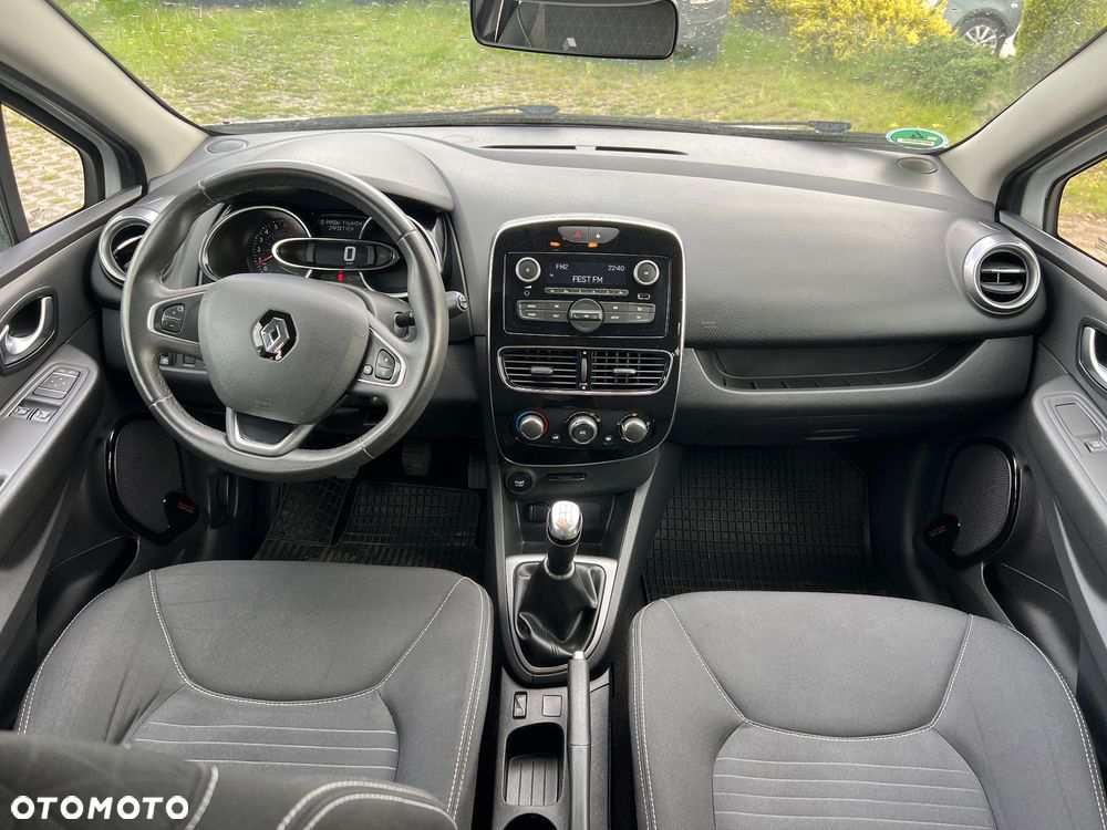 Renault Clio 1.2 16V 75 LIMITED - 26