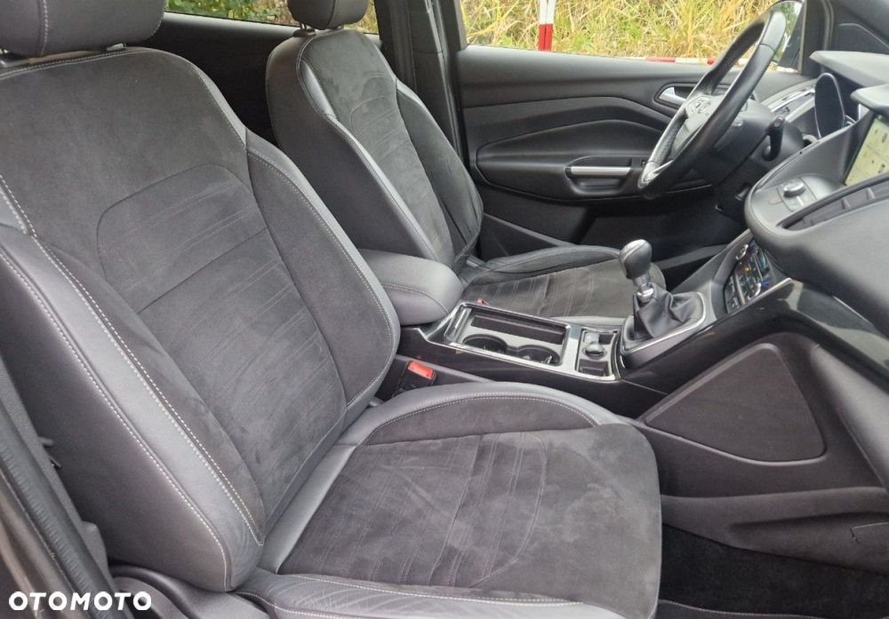 Ford Kuga 2.0 TDCi 4x4 ST-Line - 33