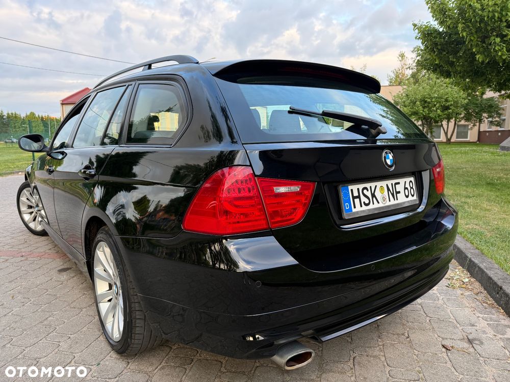 BMW Seria 3 320i - 7