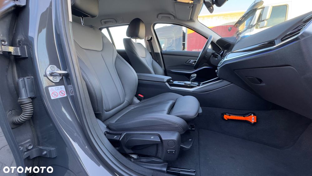 BMW Seria 3 318d Sport Line Shadow - 33